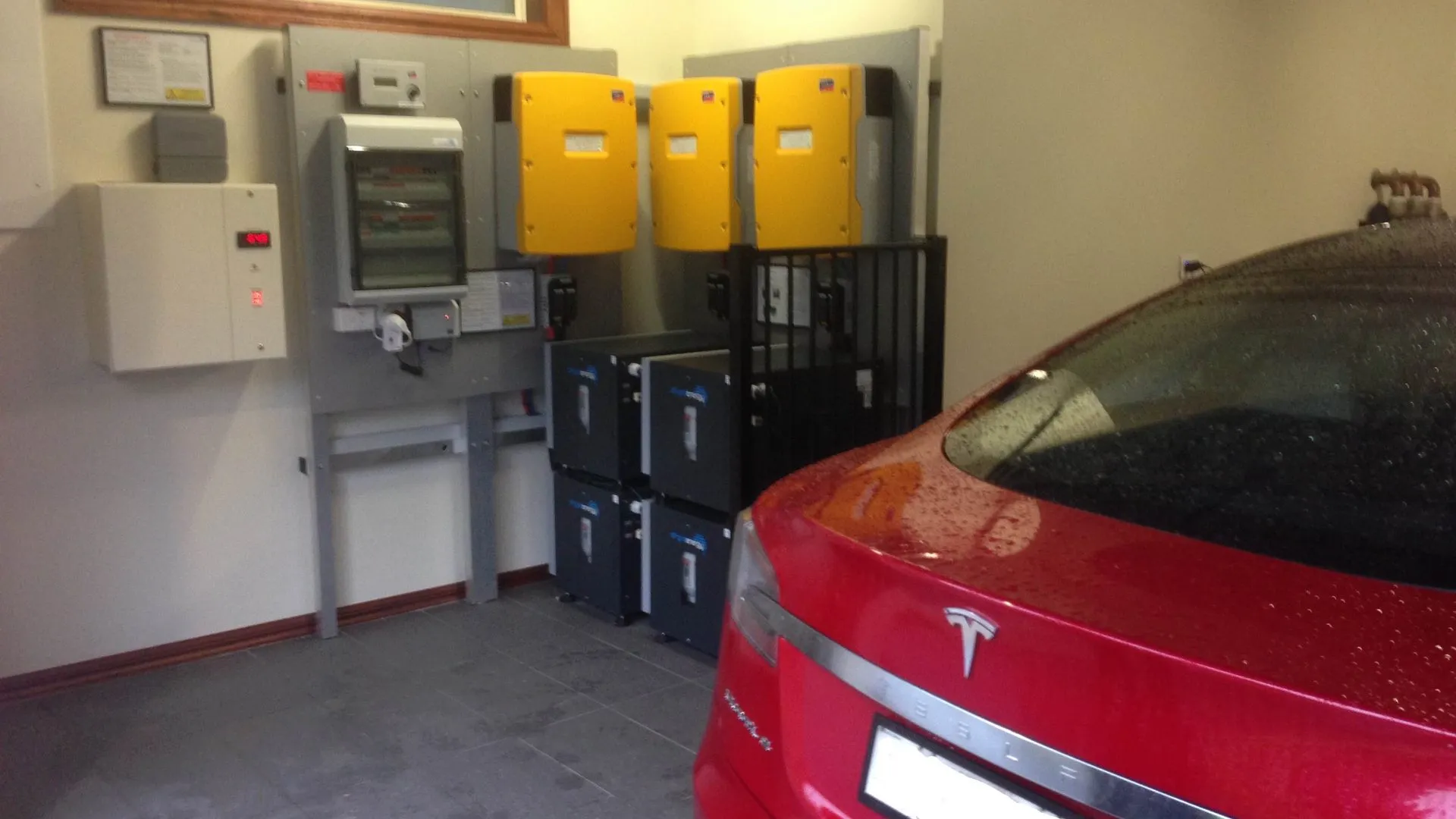 Off-grid storage, on-grid storage and battery back up – What’s the difference?