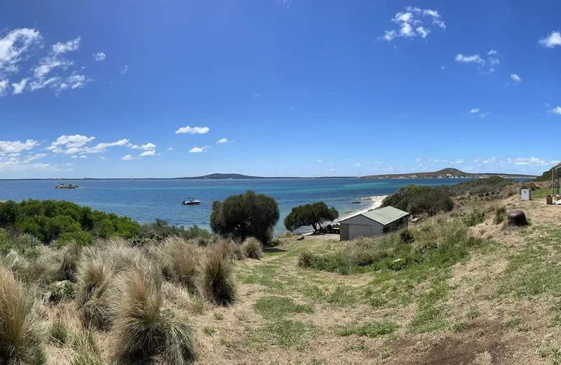 Shack with off-grid system on Little Dog island