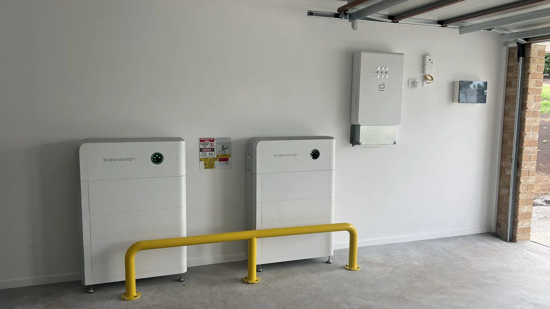 Custom grid-connected solar and battery system