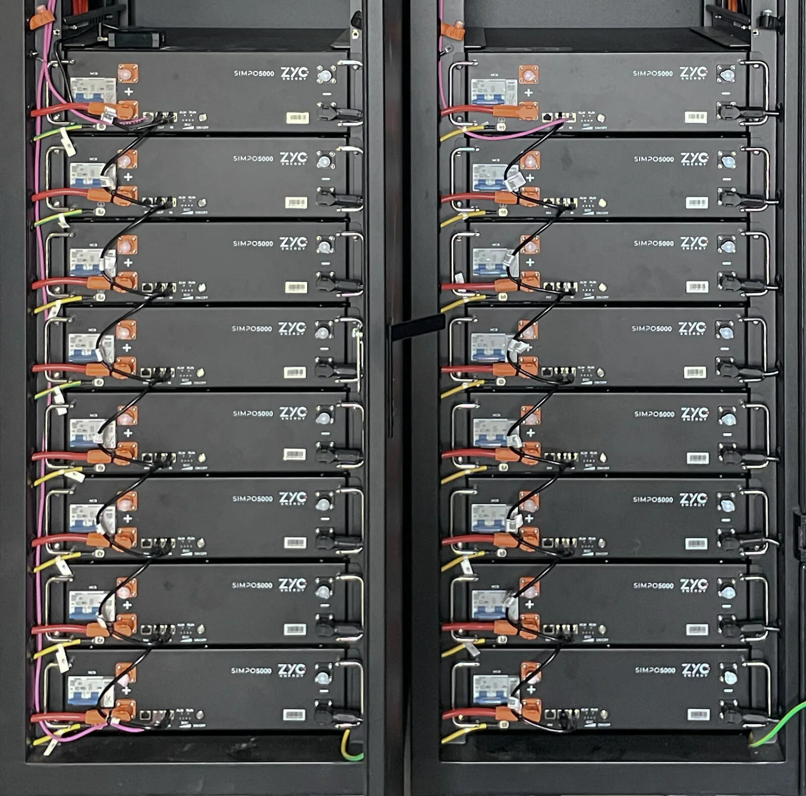 Fronius inverter and battery installation