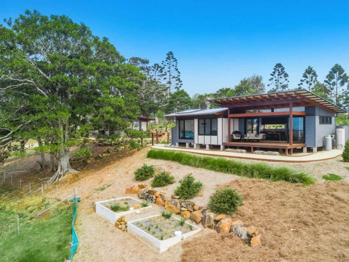 Luxury escape Carinya Cottages in Byron Bay NSW with comprehensive off-grid power system